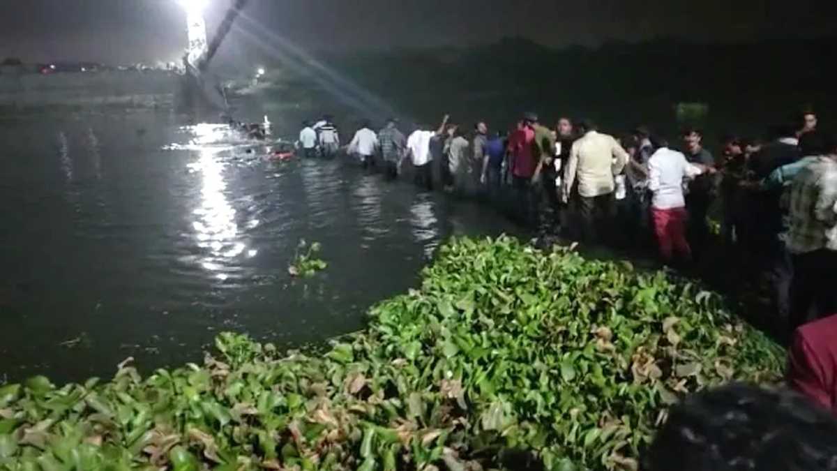 मोरबी के मच्छु नदी पर बना पुल टूटा, 90 लोगों की मौत, 70 घायल, 50 से ज्यादा अब भी लापता